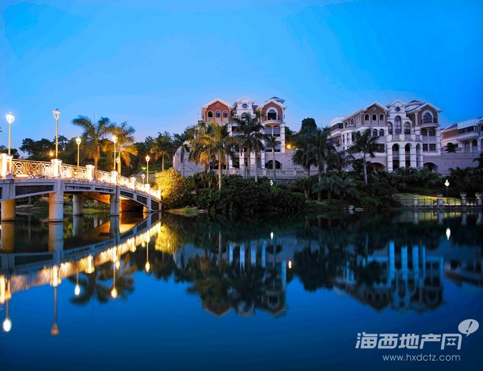 鲤湖夜景